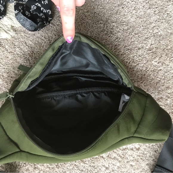 FILA Bag - Picture 2 of 4